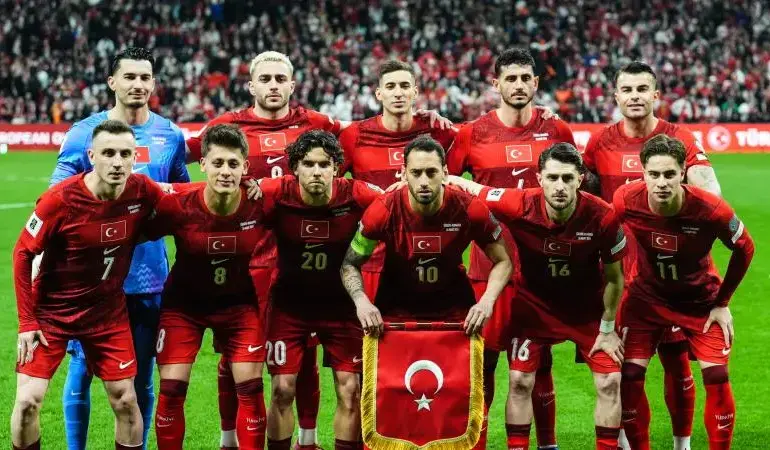A Milli Takım, 2026 FIFA Dünya Kupası hazırlıkları için İstanbul'dan ABD'ye hareket etti. İlk maç 14 Haziran'da Avustralya ile Vancouver'da oynanacak.