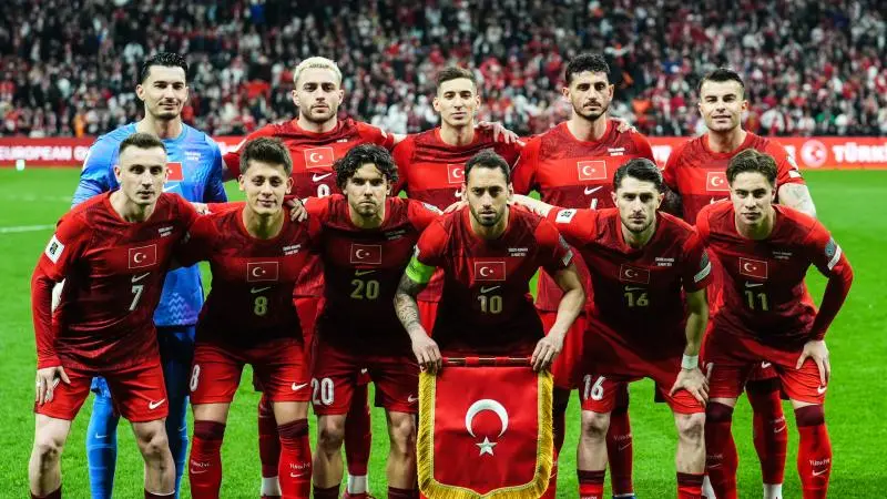 A Milli Takım, 2026 FIFA Dünya Kupası hazırlıkları için İstanbul'dan ABD'ye hareket etti. İlk maç 14 Haziran'da Avustralya ile Vancouver'da oynanacak.